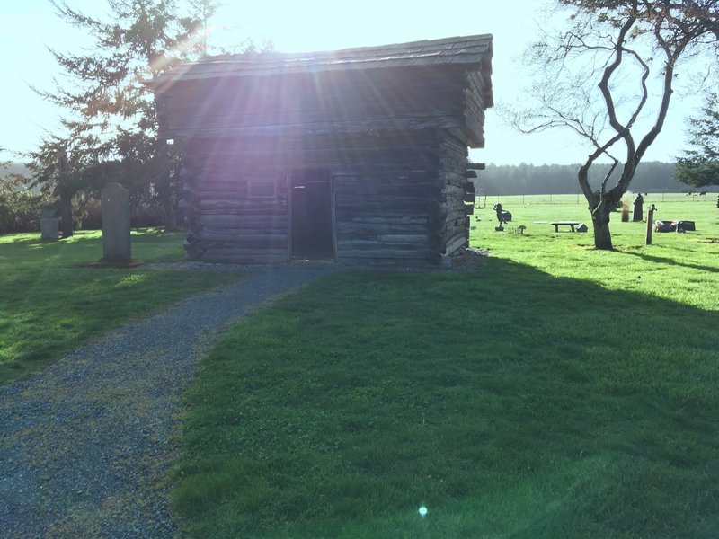 The trail up to Davis Blockhouse.