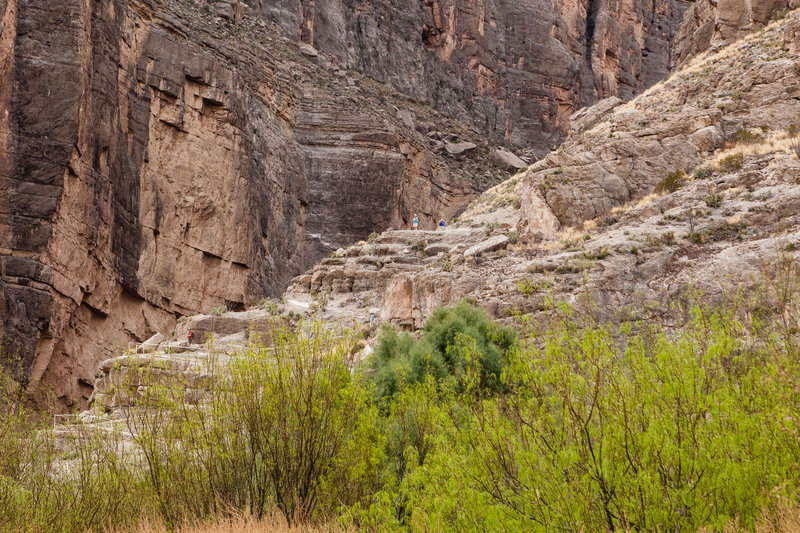 hikers on Rio Grande viewpoint