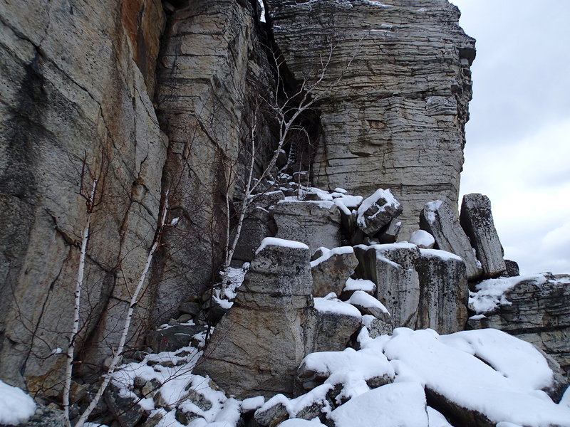 Lemmon Squeeze. Note the ladder in the crevice.