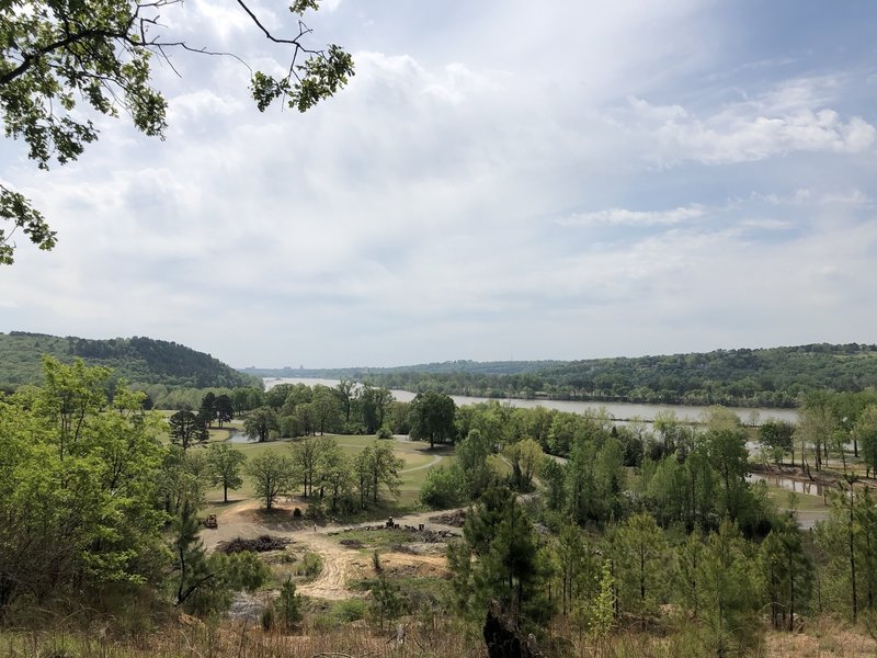 An overlook of the golf course and the river—you can kind of see the Capital far off.