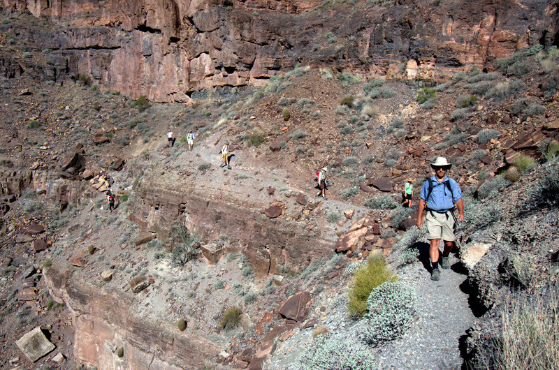 Traversing in to upper Tapeats Creek