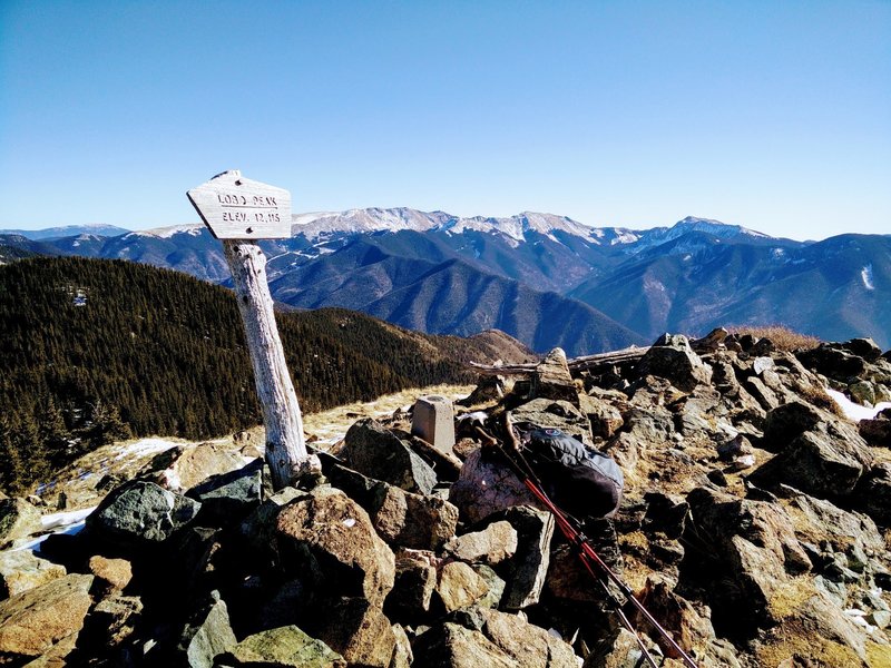 The view of and from Lobo Peak, looking towards the peaks surrounding the Williams Lake basin