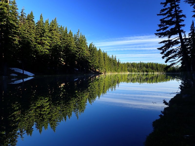 Mid-point of Alta Lake in early morning