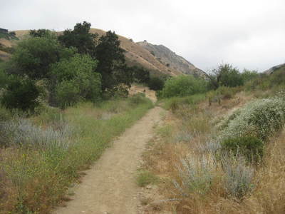 Start of the steep climb to the left up to Sesnon