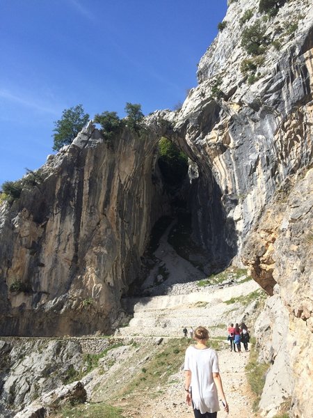 Typical view of the cliffside trail