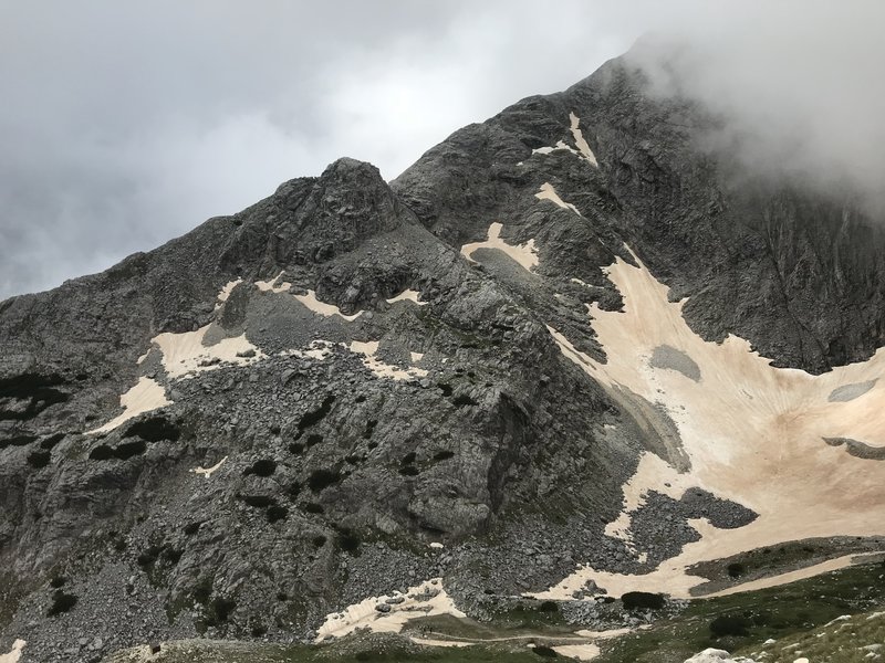 The view towards Vihren just above Kazana Shelter