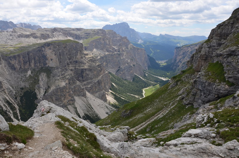 View from Puezhütte down into the Langental