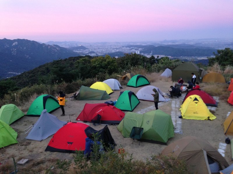 So many tents on the top of the Mt. Nogo