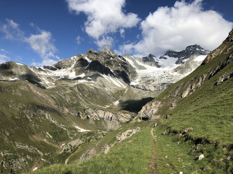 Starting down into the Trift valley