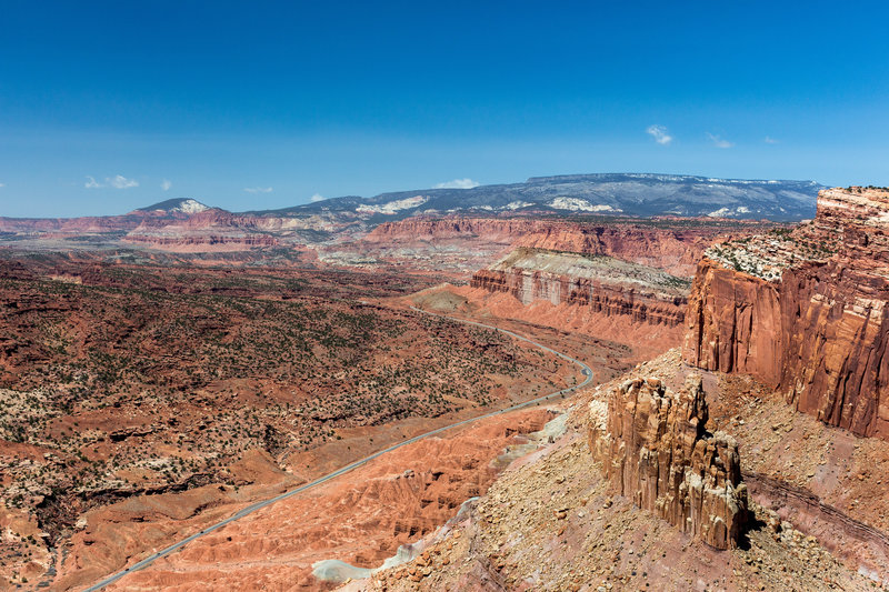 Looking towards Mummy Cliff from Navajo Nobs Trail