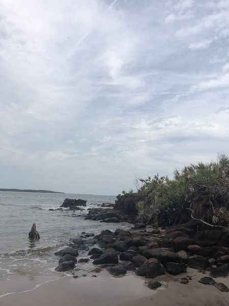 Most narrow point of the trail where ocean meets land