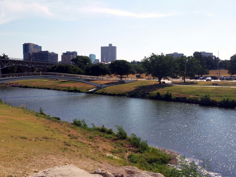 Approaching Phyllis Tilley pedestrian bridge & Rotary Plaza