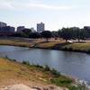 Approaching Phyllis Tilley pedestrian bridge & Rotary Plaza