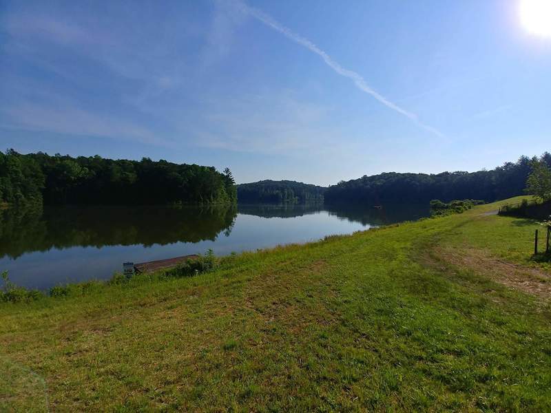 Lake view from the 200 trail