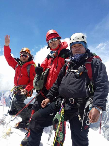 Island Peak Nepal (6,189m/20,305ft)