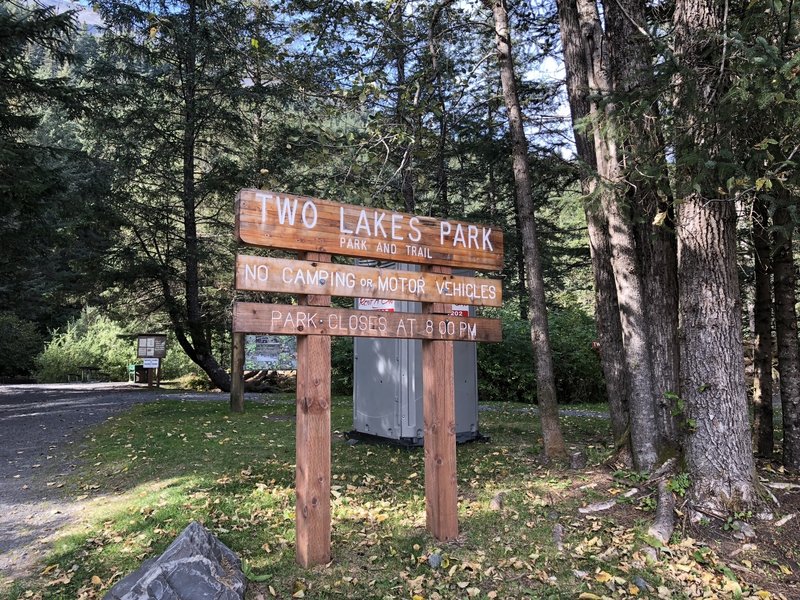 Two Lakes trail entrance