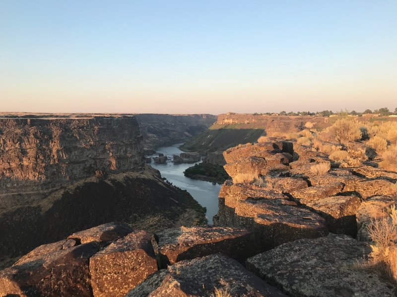 A beautiful view of Pillar Falls from the trail