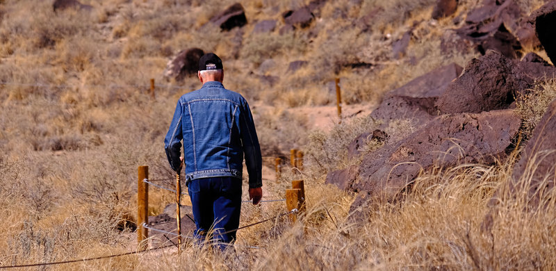 Solo hiker on the Rinconada Trail.