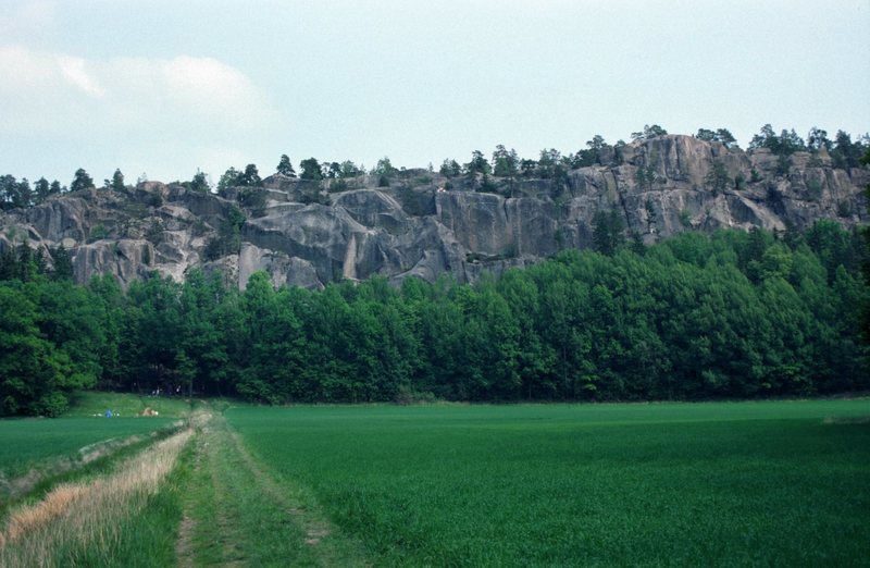 "Mt Simon" (Simonberget) - if you do the Tunaberg Loop, you'll run at the top of this hill, but you also have the posibility to take an easier trail below the cliff if you want.