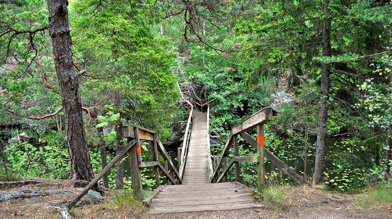 Bridge over the Lake Söderbysjön.