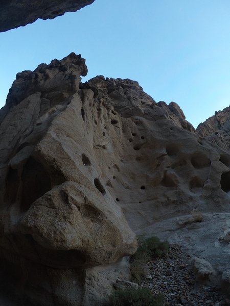 The towering walls of the canyon are quite fascinating.