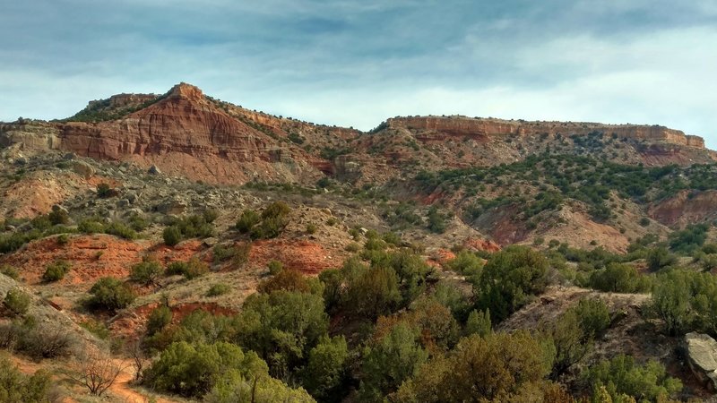 Comanche Trail Mid heads towards the Fortress Cliffs to the east.