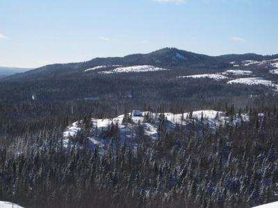 View from Aspen Lookout on E2 looking towards snowshoe trail E4 and Daredevil Rock.