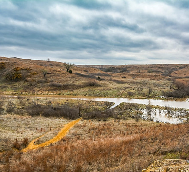 Descent to the real water crossing - by Mile 90 Photography