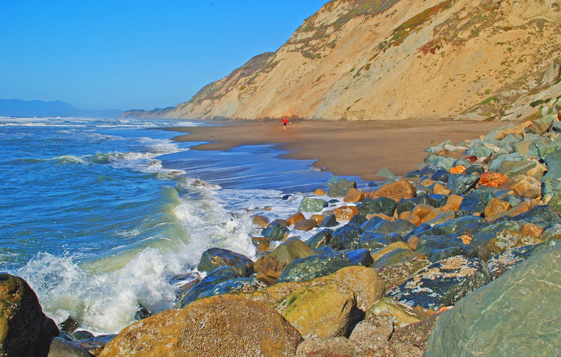 When the tide is low, you can walk or jog from Mussel Rock beach all the way to Fort. Funston beach