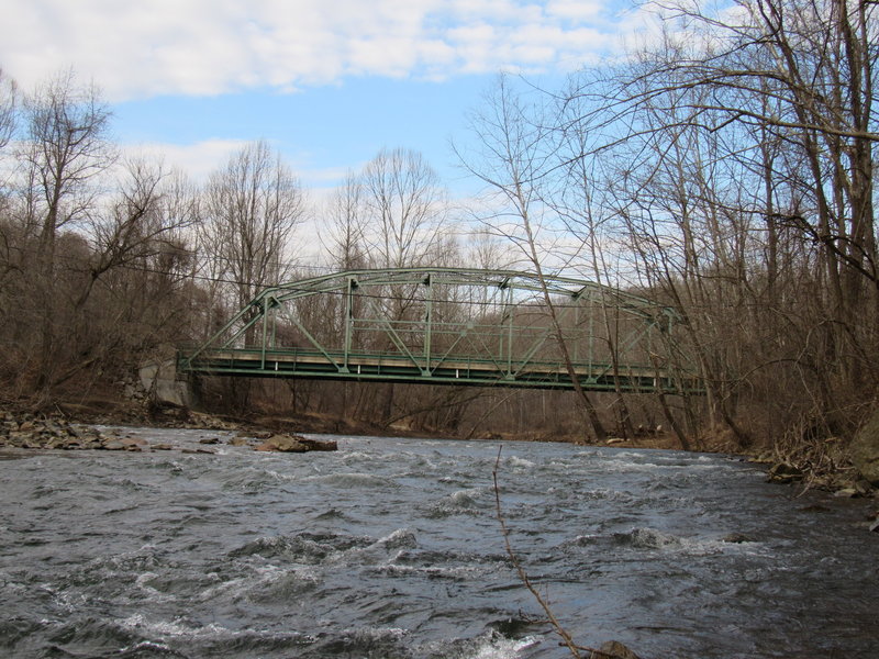 The view back at the Hollofield Station Bridge from the Pickall Trail.