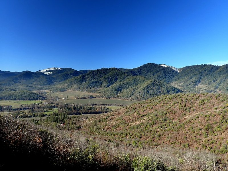 The Rogue River valley from the Sasquatch Trail.