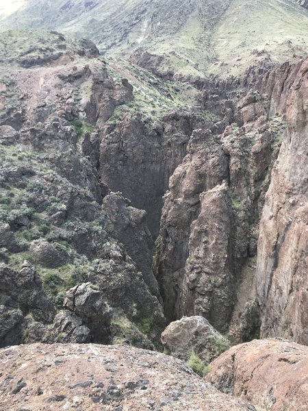 A slot canyon adjacent to the main Bruneau Canyon.