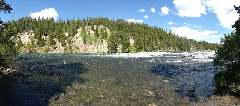 Yellowstone River, Yellowstone National Park, Wyoming, USA