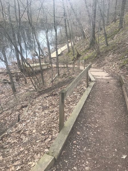 Path down to Devil's Bathtub.