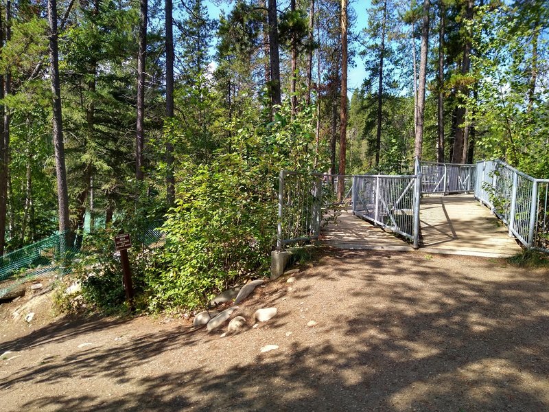 The viewing platform above Rearguard Falls.