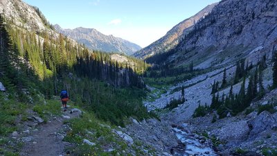 Descending from Frazier Lake heading north.
