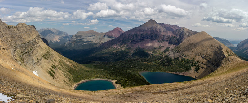 Pitamakan Lake in front of Red Mountain