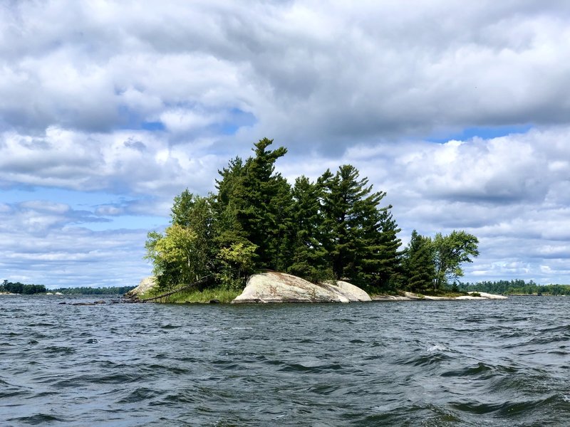 Cruising Kabetogama lake.