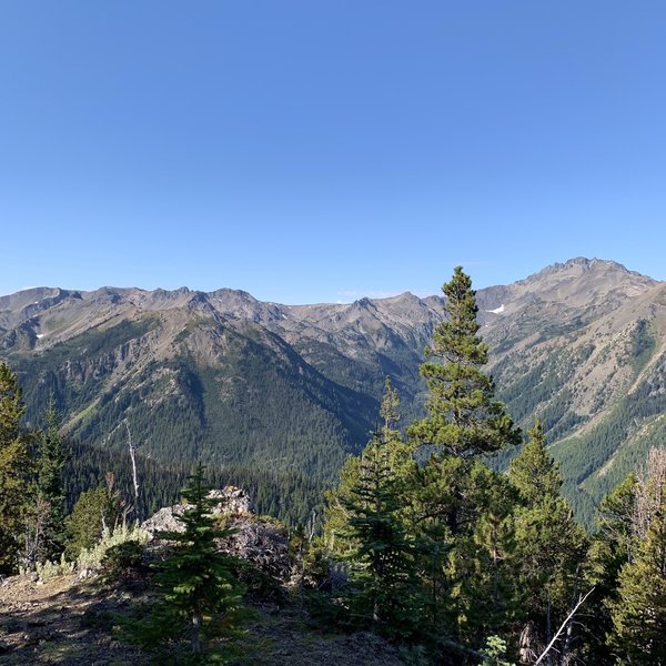 Views distracting from the push heading up to Marmot Pass.