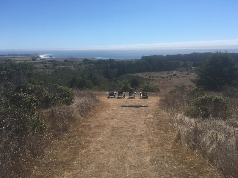 Nice chairs at the top of the loop, looking out at the ocean.