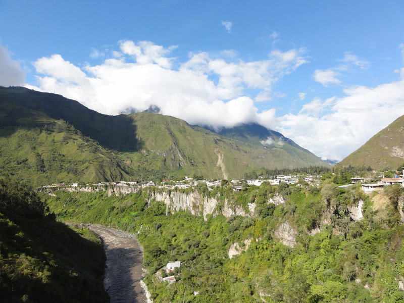 Banos above the canyon