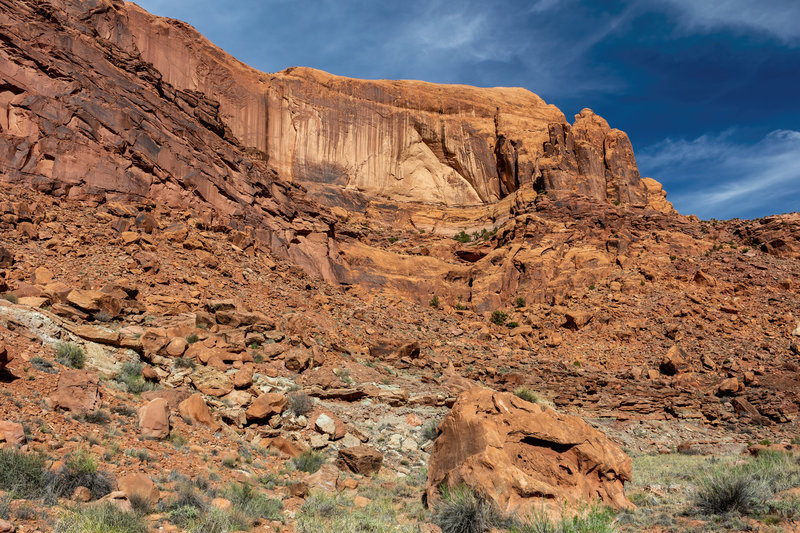 An amphitheater just above the Syncline Loop Trail