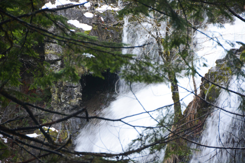 A rock arch/cave next to Triple Falls