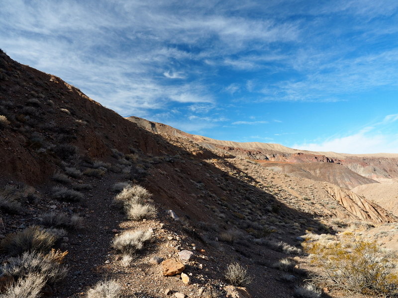 Where the old mine road (L) leaves the wash