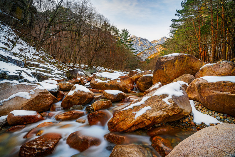 Long Exposure of the Valley in Seoraksan National park