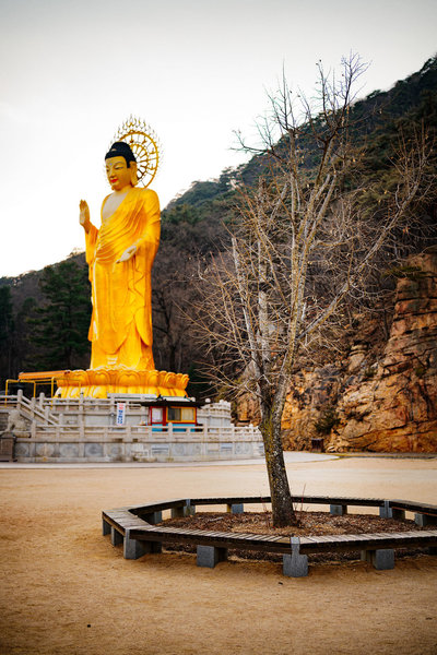 The temple at the bottom of the trail is actually quite large.