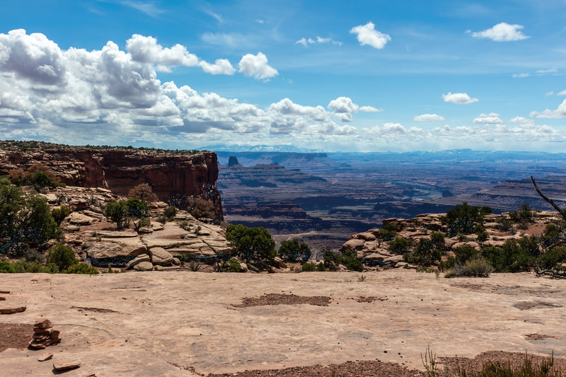 Wherever you look, the vast canyon landscape unfolds in front of you