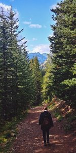Descending from Elbow Lake.