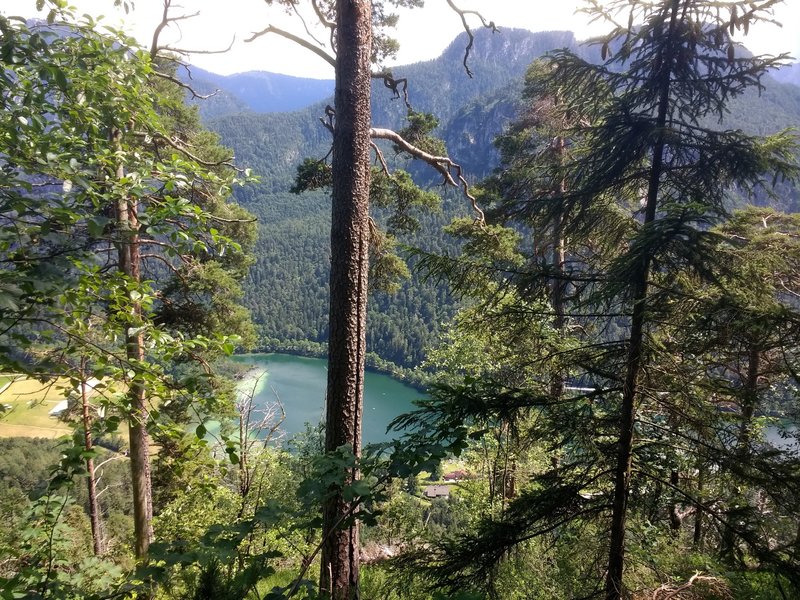 A first view of Lake Thum from the mountain.