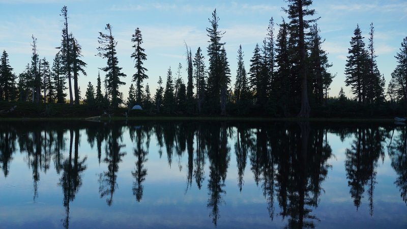 A tent on the far side of Sifford Lake.